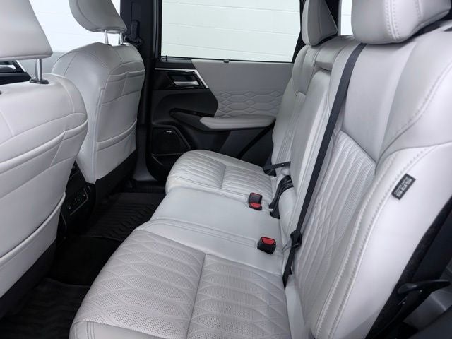 2025 Mitsubishi Outlander SEL