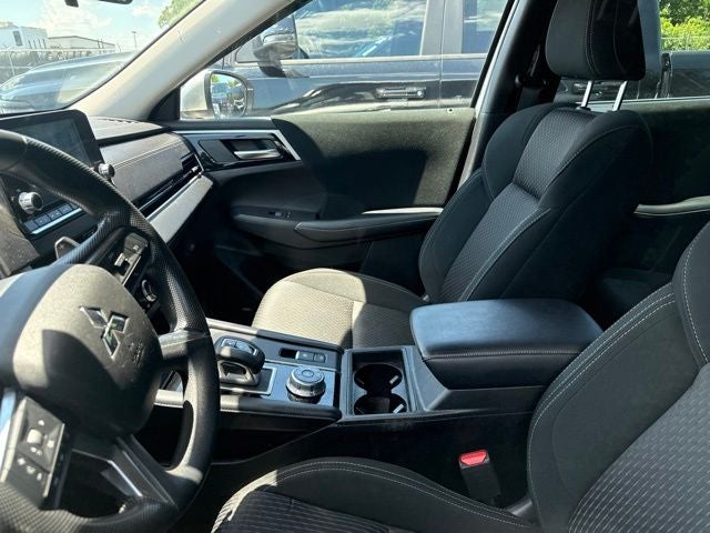 2023 Mitsubishi Outlander ES