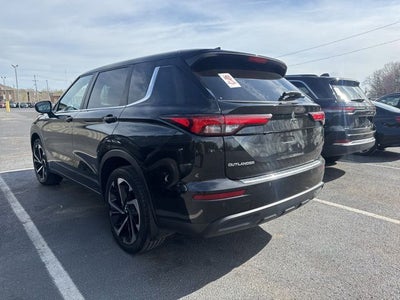 2022 Mitsubishi Outlander ES