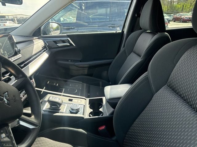 2022 Mitsubishi Outlander ES