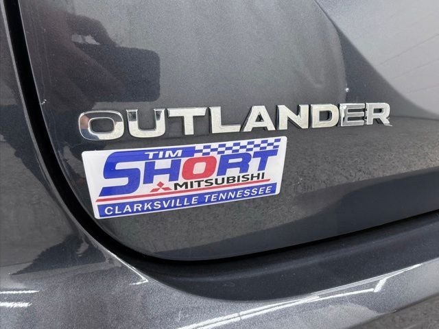 2025 Mitsubishi Outlander Base