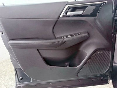 2025 Mitsubishi Outlander Base