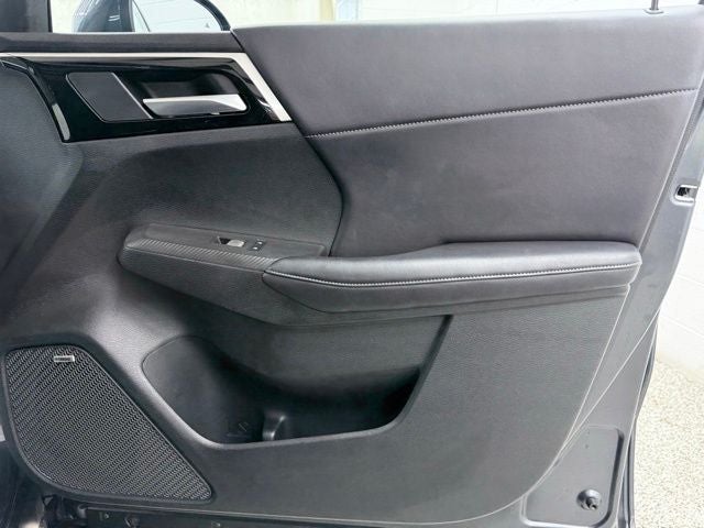 2025 Mitsubishi Outlander Base