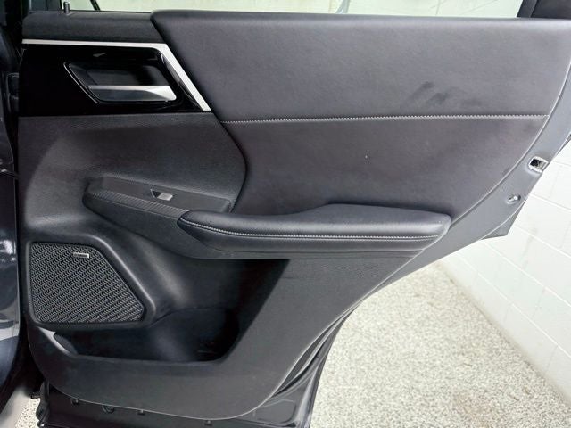2025 Mitsubishi Outlander Base