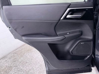 2025 Mitsubishi Outlander Base