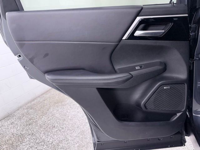 2025 Mitsubishi Outlander Base