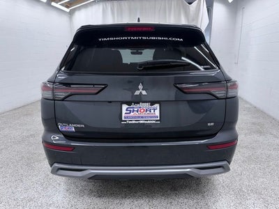 2025 Mitsubishi Outlander Base