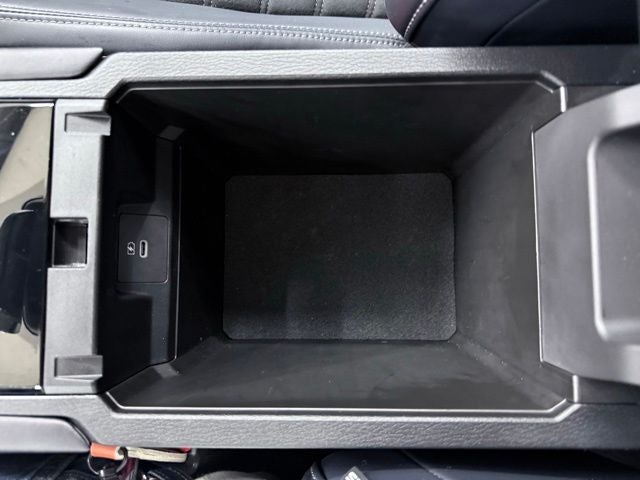 2025 Mitsubishi Outlander Base