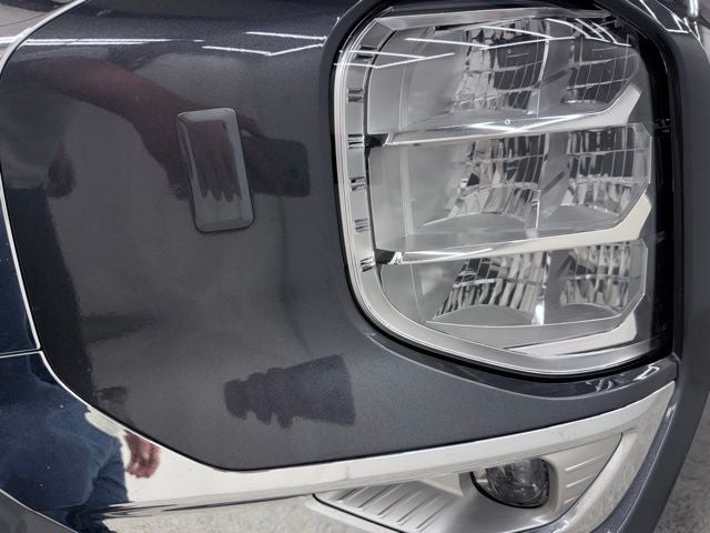 2025 Mitsubishi Outlander Base