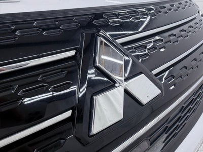 2023 Mitsubishi Outlander PHEV SE