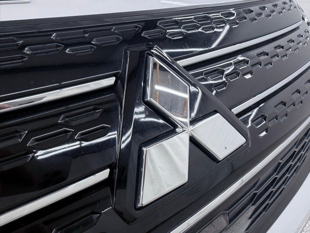 2023 Mitsubishi Outlander PHEV SE