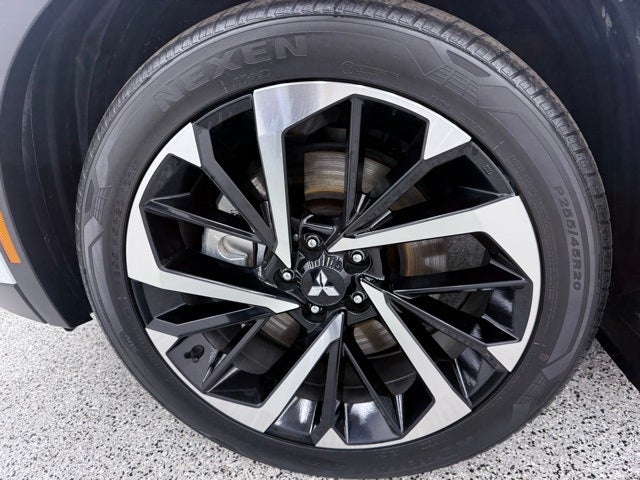 2023 Mitsubishi Outlander PHEV SE