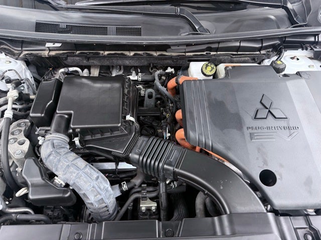 2023 Mitsubishi Outlander PHEV SE