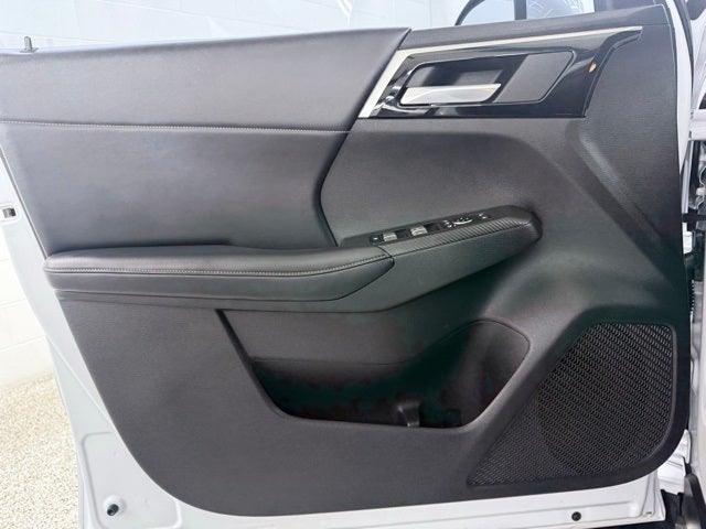 2023 Mitsubishi Outlander PHEV SE