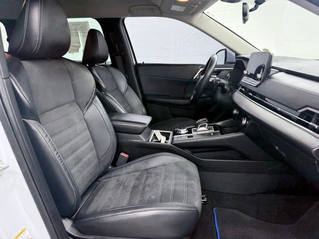 2023 Mitsubishi Outlander PHEV SE