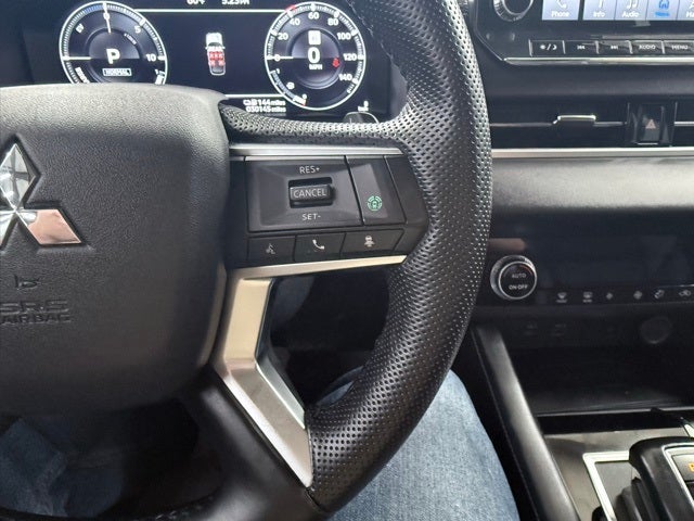 2023 Mitsubishi Outlander PHEV SE