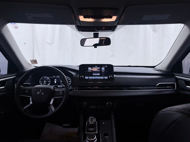 2023 Mitsubishi Outlander PHEV SE