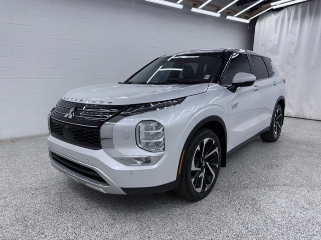 2023 Mitsubishi Outlander PHEV SE