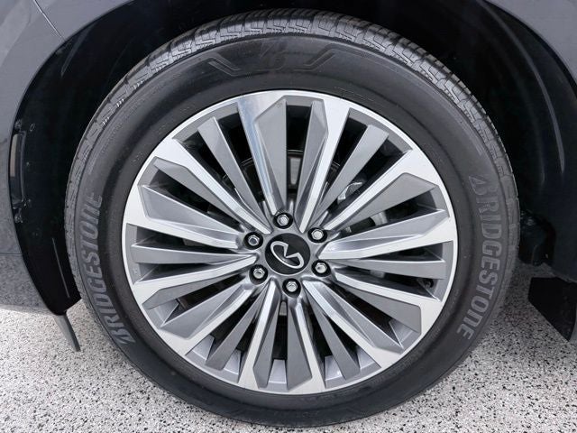 2025 INFINITI QX80 SENSORY