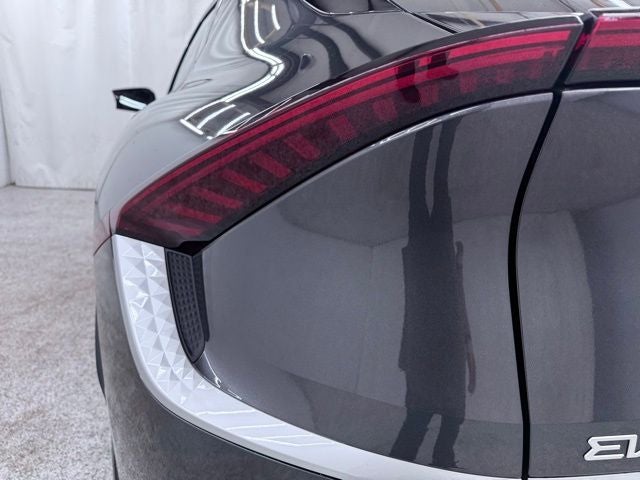 2024 Kia EV6 Light