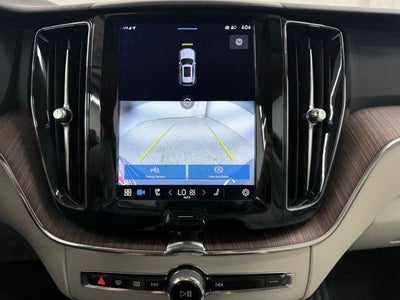 2022 Volvo XC60 B5 Momentum