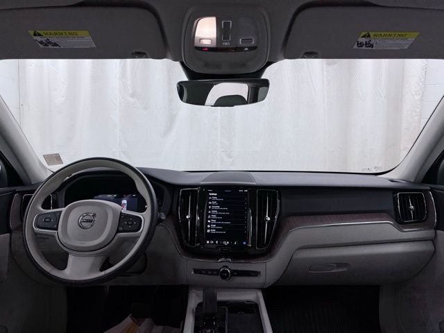 2022 Volvo XC60 B5 Momentum
