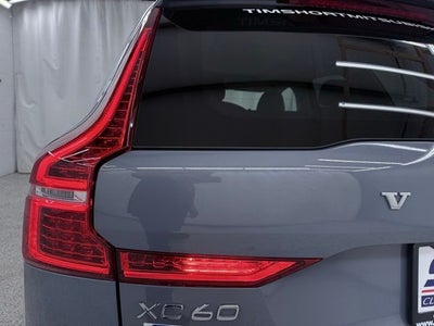 2022 Volvo XC60 B5 Momentum