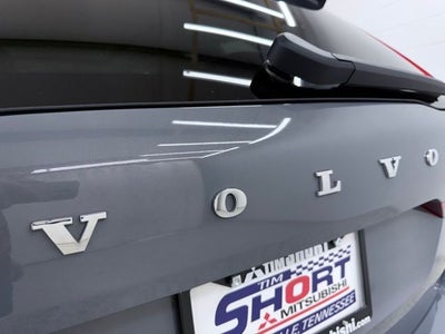 2022 Volvo XC60 B5 Momentum